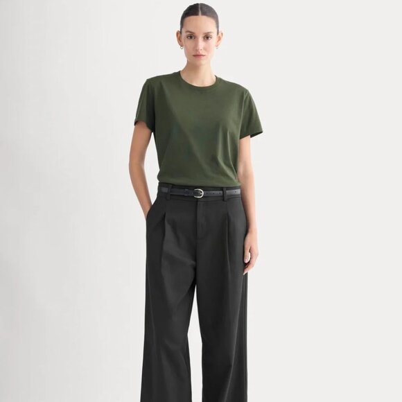 Everlane The Box Cut Tee in Essential Cotton in Dark Green, Size X-Small - Picture 2 of 8